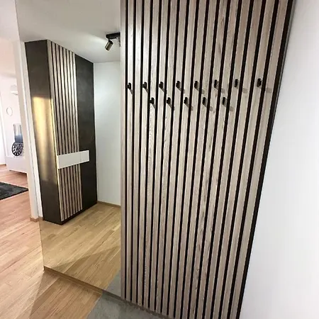 Ema Apartment