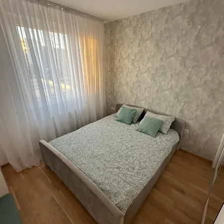 Ema Apartment